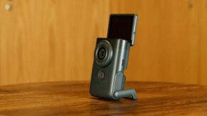 Canon Powershot V10