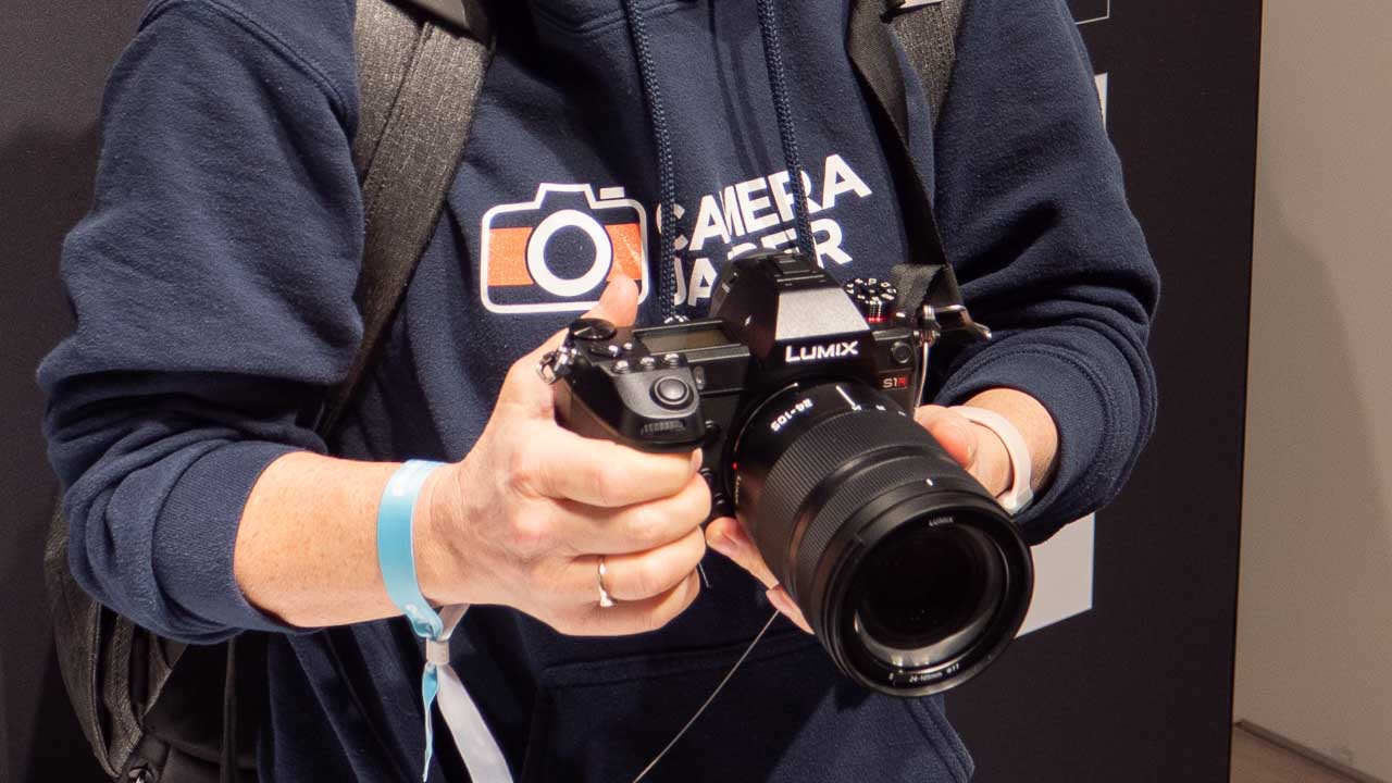 Panasonic Lumix S1R Review
