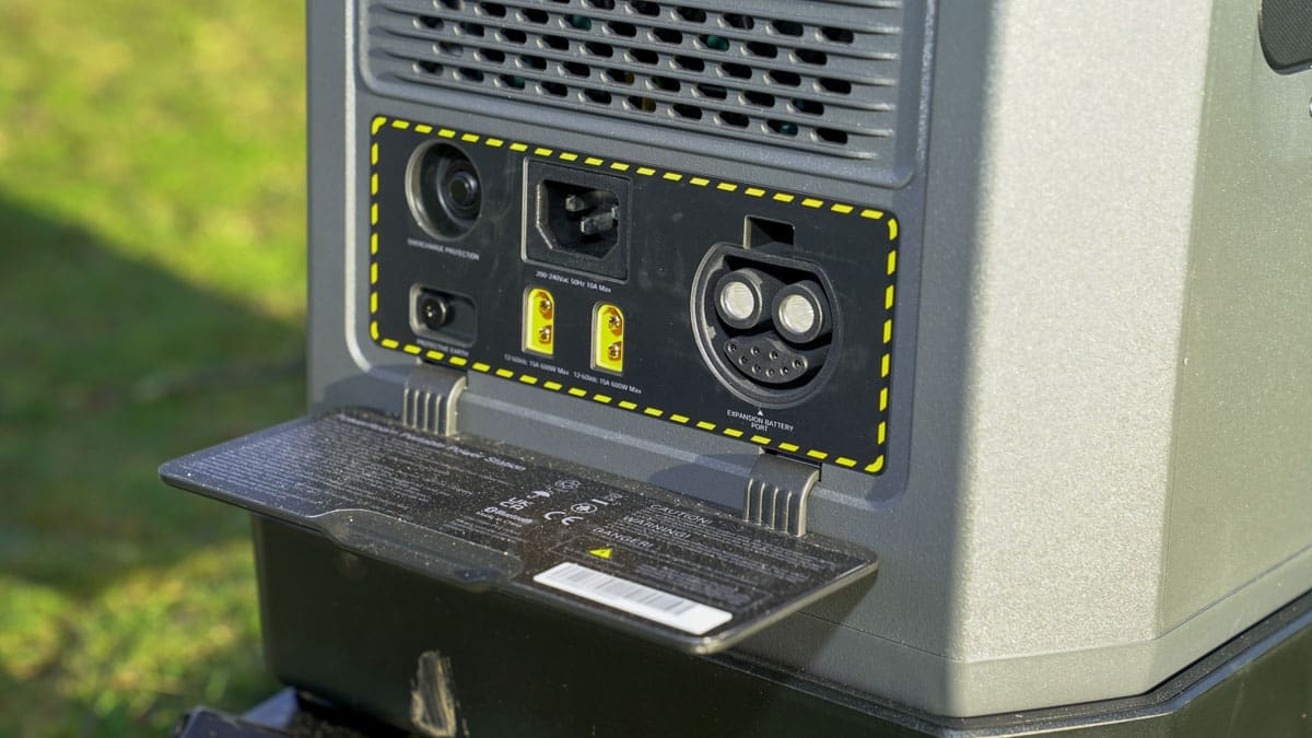 Ugreen Portable Power Station PowerRoam 2200 review