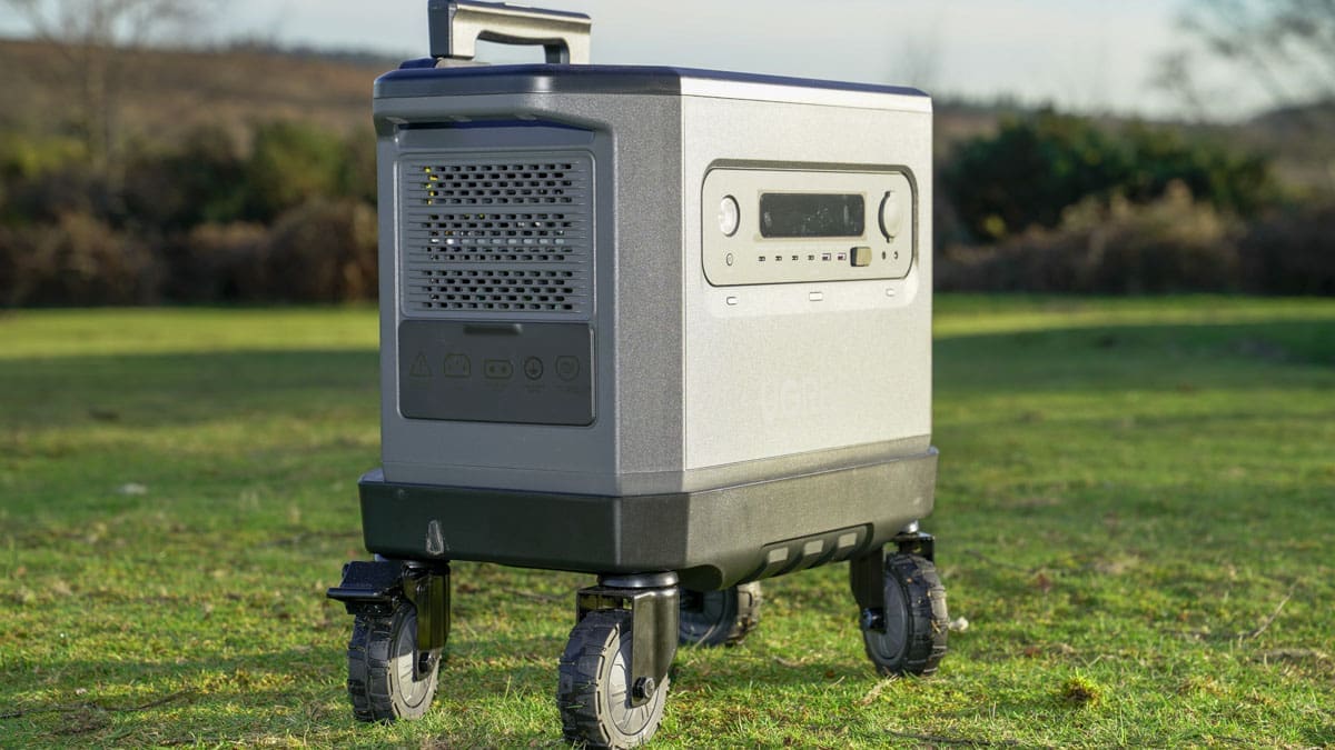 Ugreen Portable Power Station PowerRoam 2200 review